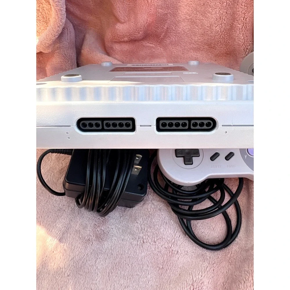 Nintendo SNES Super Nintendo Console SNS-101 2 Controllers AC Adapter TESTED